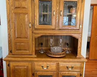 OAK COUNTRY HUTCH / BUFFET 
