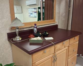 Stations with mirrors