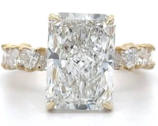 6.50 Carat Diamond Radiant & Heart Hidden Halo Ring in Yellow Gold