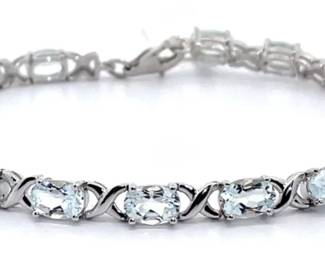 7.64 Carat Oval Natural Aquamarine XOXO Hugs & Kisses Bracelet
