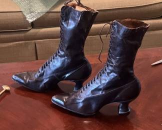 Victorian Era Black Leather High-Top Lace Up Boots Women