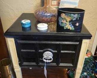 Sewing Machine Cabinet