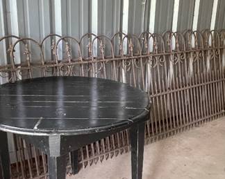 VINTAGE TABLE, OLD WROUGHT IRON FENCING PIECES