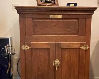 WHITE MOUNTAIN ICE BOX, FIREPLACE TOOLS