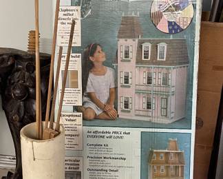 VICTORIAN DOLL HOUSE