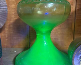 GORGEOUS URANIUM GREEN GLASS OIL LAMP