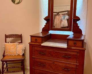 VICTORIAN EASTLAKE BURL WOOD & MARBLE TOP DRESSER