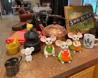 CAST IRON POT, HANDMADE CERAMIC MICE