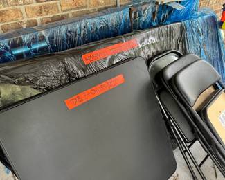 Card Table and Chairs Like New