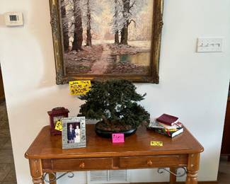 beautiful Artwork and Entry Table