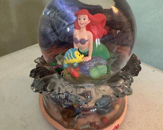 Little Mermaid snowglobe