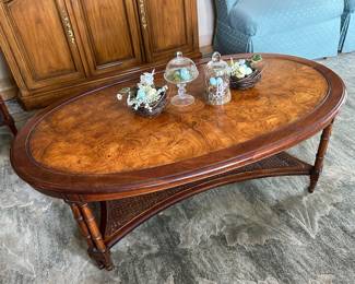 Hekman coffee table