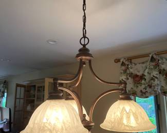 Ceiling light fixture