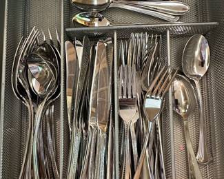 Flatware set