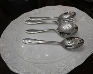 Serving flatware 