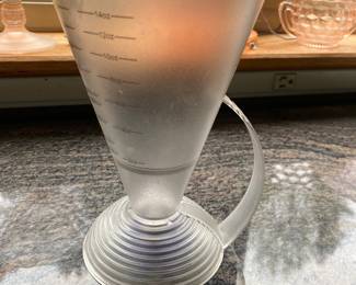 Vintage Tupperware measuring cup