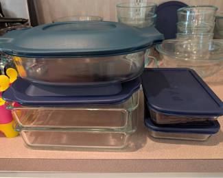 Glass casseroles 
