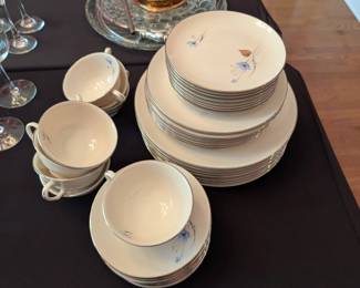 Edgerton Wood Song china set - 8 pl. serving