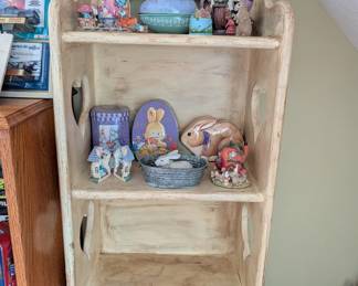 Quaint bookshelf 