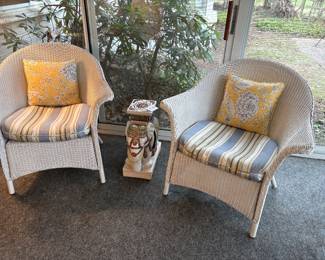 Lloyd Flanders matched set of white wicker armchairs and ceramic elephant side table