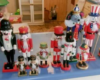 NUT CRACKERS