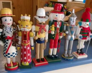 NUT CRACKERS