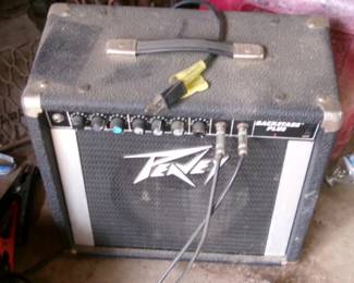 PEAVEY AMP