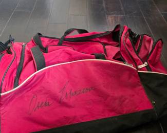 XL Oscar Robertson Autographed Nike Bag  