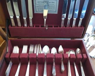 1847 Rogers Bros Fairfax, 66 pieces