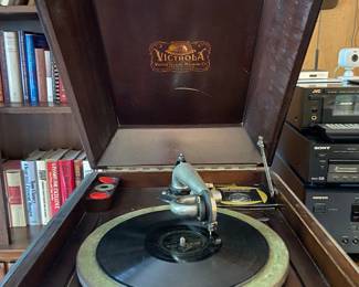 Antique Victrola- it plays!!