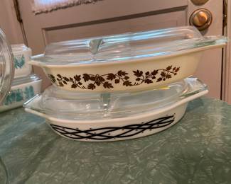 Pyrex Golden Acorn divided dish 
