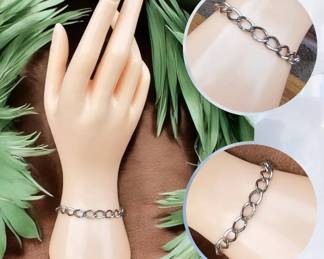 Sterling Silver 6.86 Grams Charm Bracelet  Tested