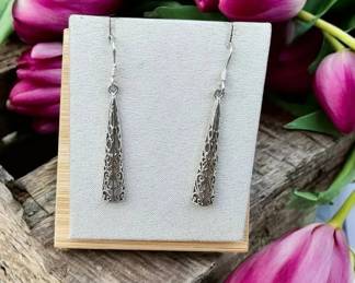 Sterling Silver 4.19 Grams  Filigree Drop Earrings  Vintage Style Dangle Earrings Elegant