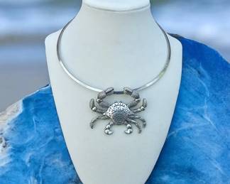 Silver Crab Pendant Collar Necklace