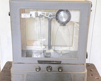 16 VintageChristianBeckerAnalyticalBalanceScale
