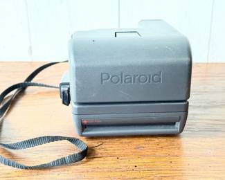 112 VintagePolaroid600Camera