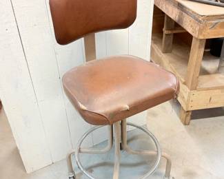 30 VintageIndustrialChair