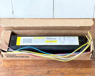105 PhilipsAdvanceR2S401TPBallast2LampF40T12RapidStart120VNOS