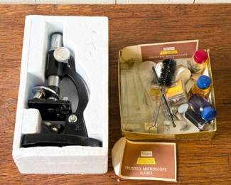 102 VintageSearsGoldenScienceMicroscopeKitwSlidesAccessories