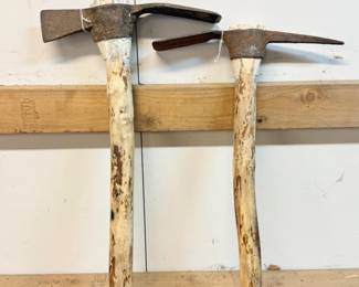 56 VintagePickaxePulaski