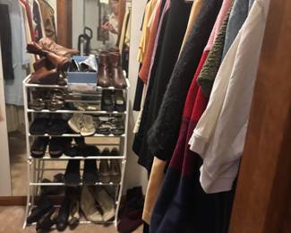 CLOSET WITH SHOES & CLOTHES