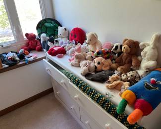 STUFFED ANIMALS COLLECTION 