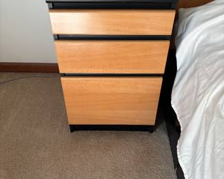 PAIR OF NIGHTSTANDS