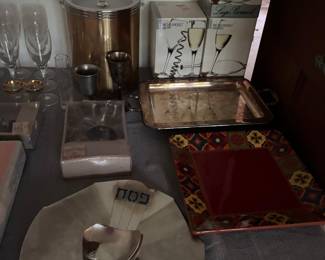 PLATTERS & BARWARE