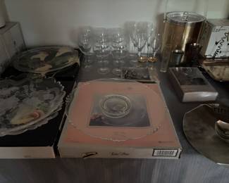 PLATTERS & BAR WARE