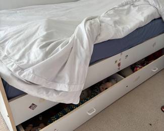 TRUNDLE BED