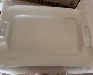 WHITE PLATTER WITH HANDLES