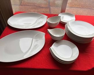 WHITE DISHES