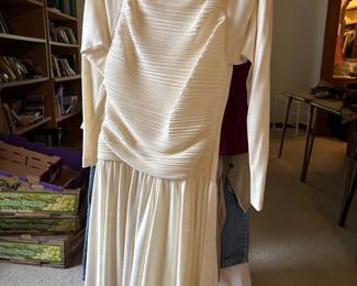 VINTAGE CREAM LONG SLEEVE DRESS