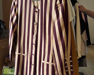 INTERESTING VINTAGE SUIT COAT